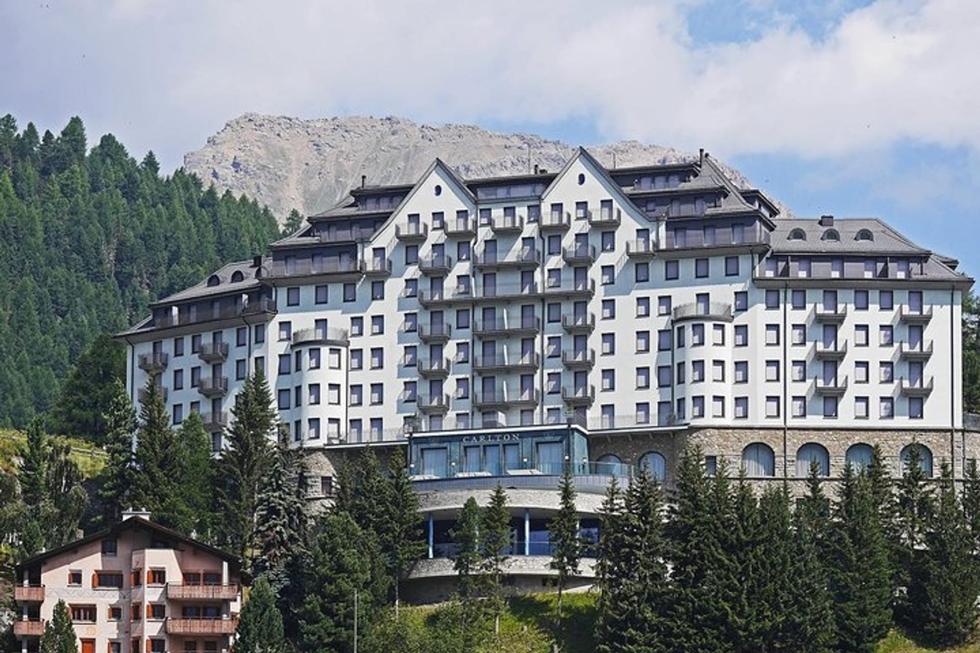 Lake, Legends & Luxury: A St. Moritz Walking Experience in St