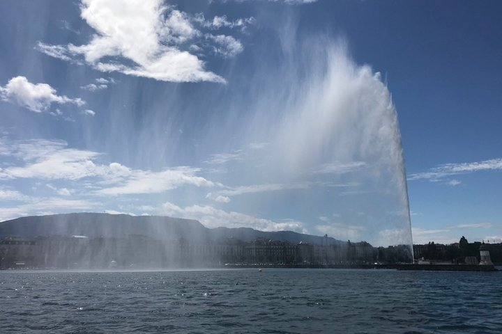 Sightseeing Cruise on Lake Geneva with Wine and Aperitif - Photo 1 of 7