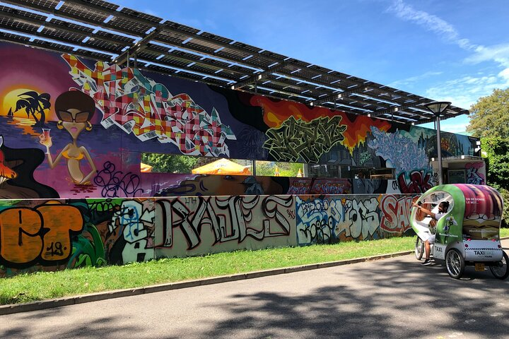 Urban Art Tour : Geneva TaxiBike  - Photo 1 of 6