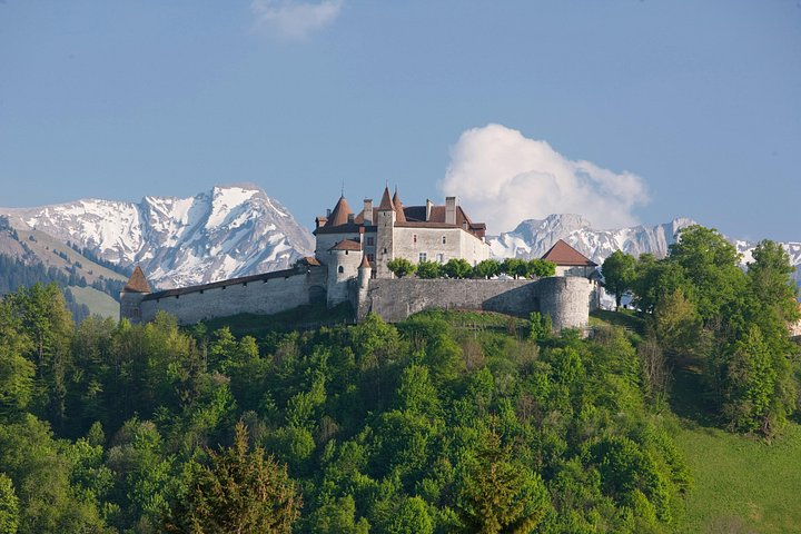 A Swiss Winter Day in Gruyères: Chocolate, Cheese & Alpine Charm - Photo 1 of 15
