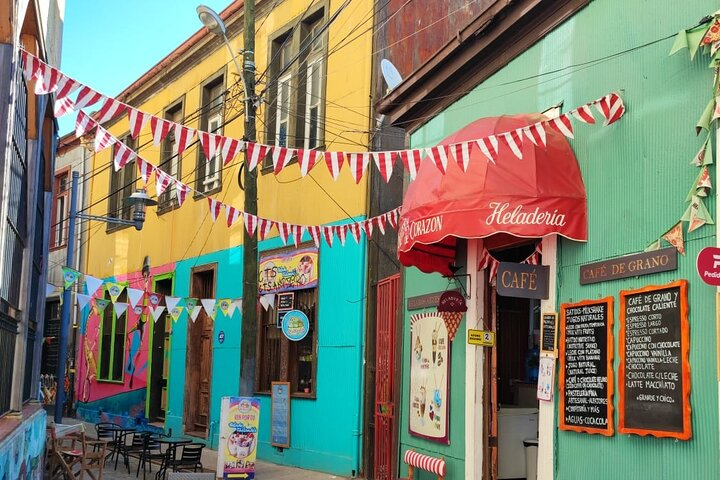 2 Hour Walking Tour in Valparaiso - Photo 1 of 5