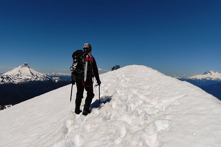 Climbing La Picada: The viewpoint of Vicente Perez Rosales Park - Photo 1 of 25