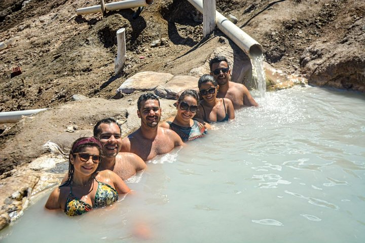Small Group Tour: Cajon del Maipo with Hotsprings plus Picnic and Andinian Zoo