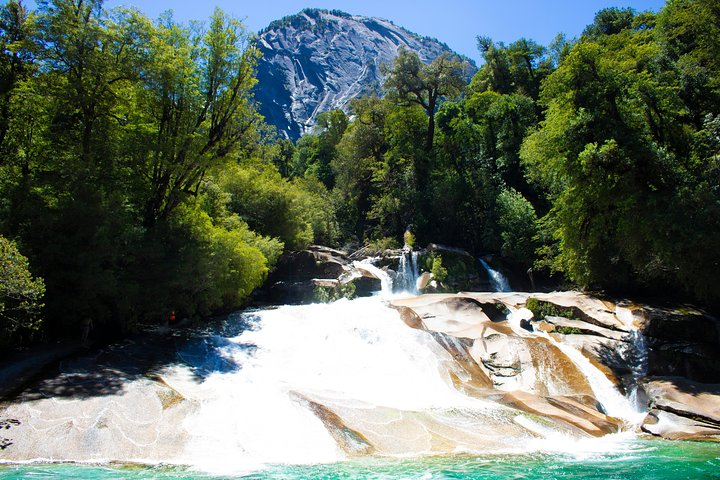 Trekking Slides Valle de La Junta, Cochamó - Photo 1 of 13