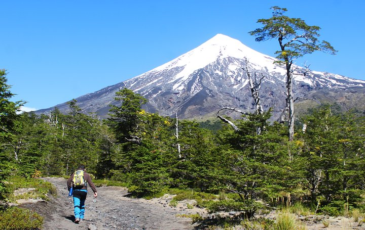 Trekking Step Desolation - Photo 1 of 13