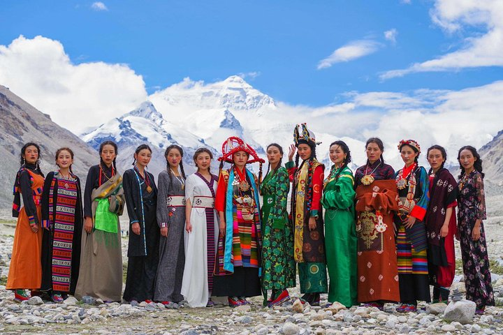 10-Day Small Group Lhasa, Everest Base Camp and Yamdrotso & Namtso Lake Tour  - Photo 1 of 17