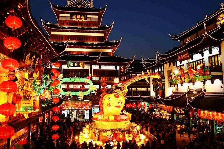 4-Hour Shanghai City Private Flexible Tour plus Acrobatic Show and Dinner - Photo 1 of 12