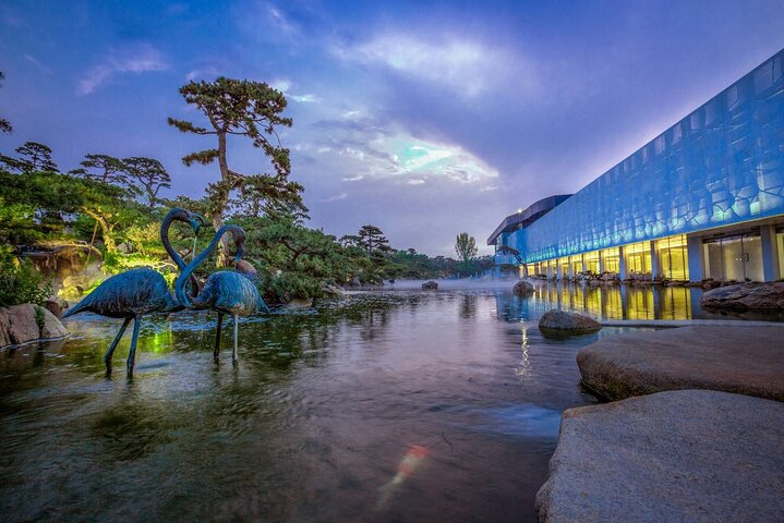 5-Hour Self-Guided Layover Tour to Luo Hong Art Museum with Peking Duck Option - Photo 1 of 8