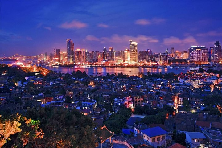 A Night Tour to Xiamen Gulang Island - Photo 1 of 6