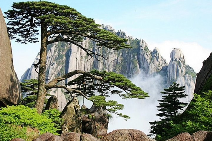  All Inclusive Huangshan Mountain and Xidi Village Private Efficient Day Tour  - Photo 1 of 9