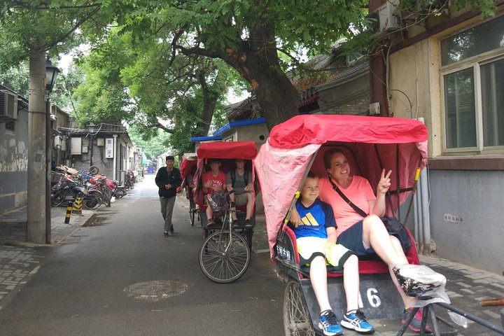All-inclusive Tour: Mutianyu Great Wall & Hutong Rickshaw Tour with Local Lunch - Photo 1 of 9
