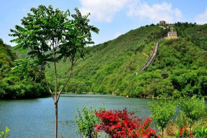 Beijing Private Day Tour to Huanghuacheng Waterside Great Wall and China Aviation Museum