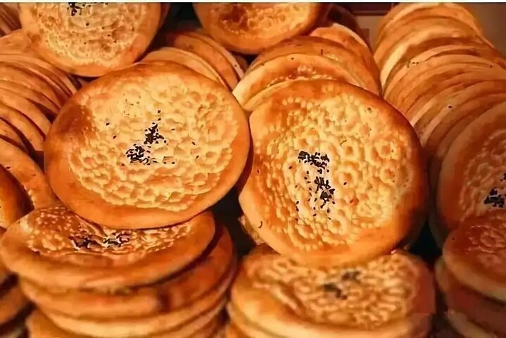 Savor the unique flavors of Beijing’s Niujie area where traditional Muslim pastries offer a delightful glimpse into a rich culinary heritage perfect for adventurous food lovers.