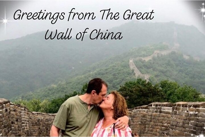 Our clients celebrating their 29-years marriage on the Great Wall!