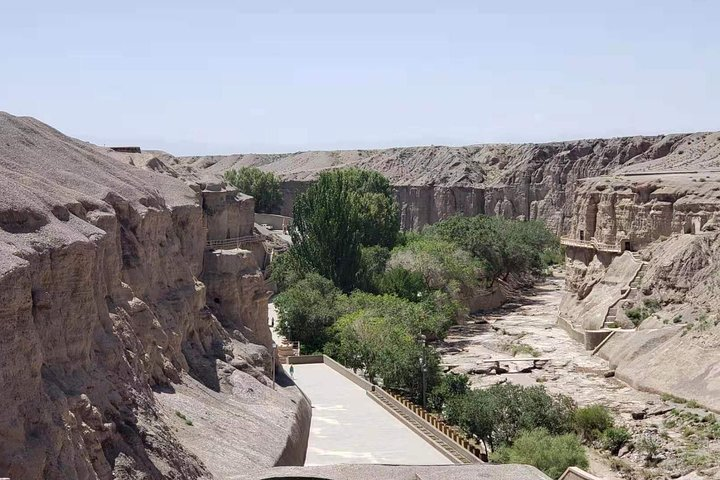 Best of Dunhuang Day Tour to Yulin Grottoes and Suoyangcheng Ruins - Photo 1 of 6