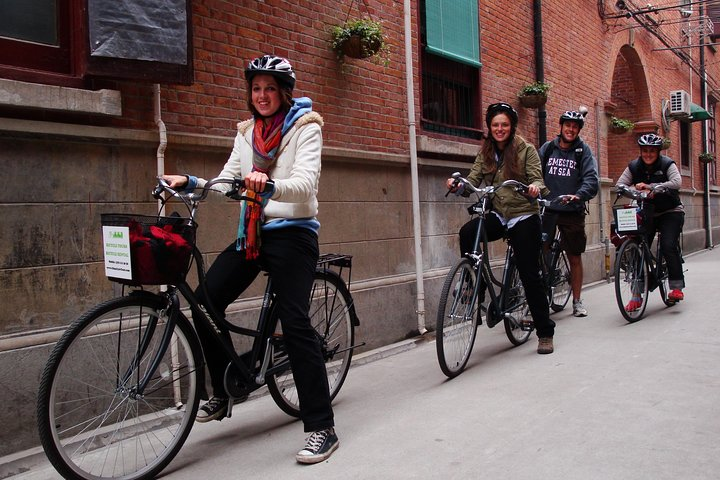 Biking Real Shanghai& Enjoy Local Food - Photo 1 of 7