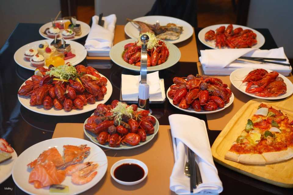 China丨Hyatt Regency Cafe Shanghai Global Harbor Red Tongs Summer Theme Buffet - Photo 1 of 8