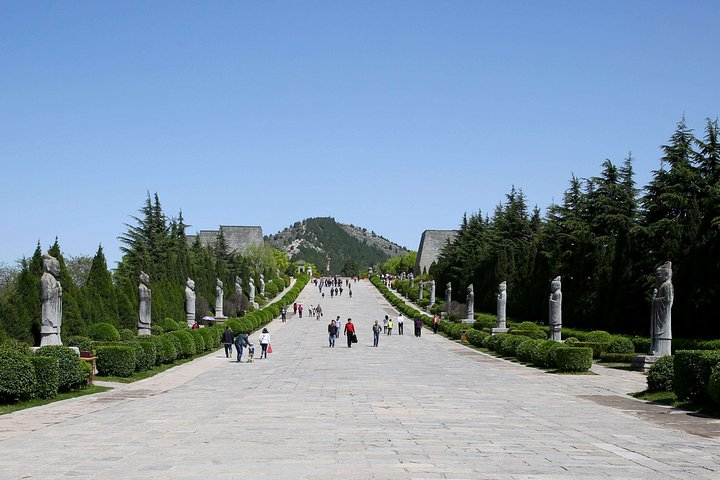 Classic Han Dynasty & Tang Dynasty Private Day Tour from Xian including Lunch