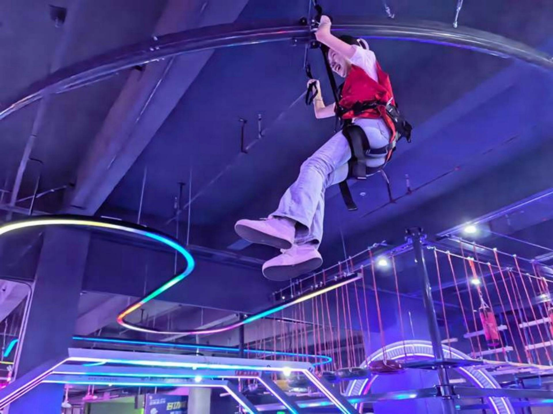 Fun Kunpeng Sports Center Zhuhai Hengqin Innovation Square: Single All-Day Pass - Photo 1 of 6