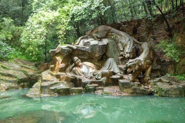 Hangzhou Jiuxi and Hupao Spring Hiking Day Trip from Shanghai by Bullet Train - Photo 1 of 9