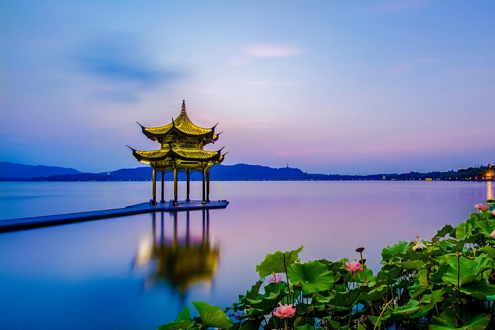 Hangzhou West Lake and Tea Plantation Half Day Tour - Photo 1 of 6