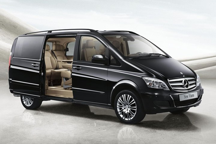Luxury Vehicle With Private Guide 8-Hour Customized City