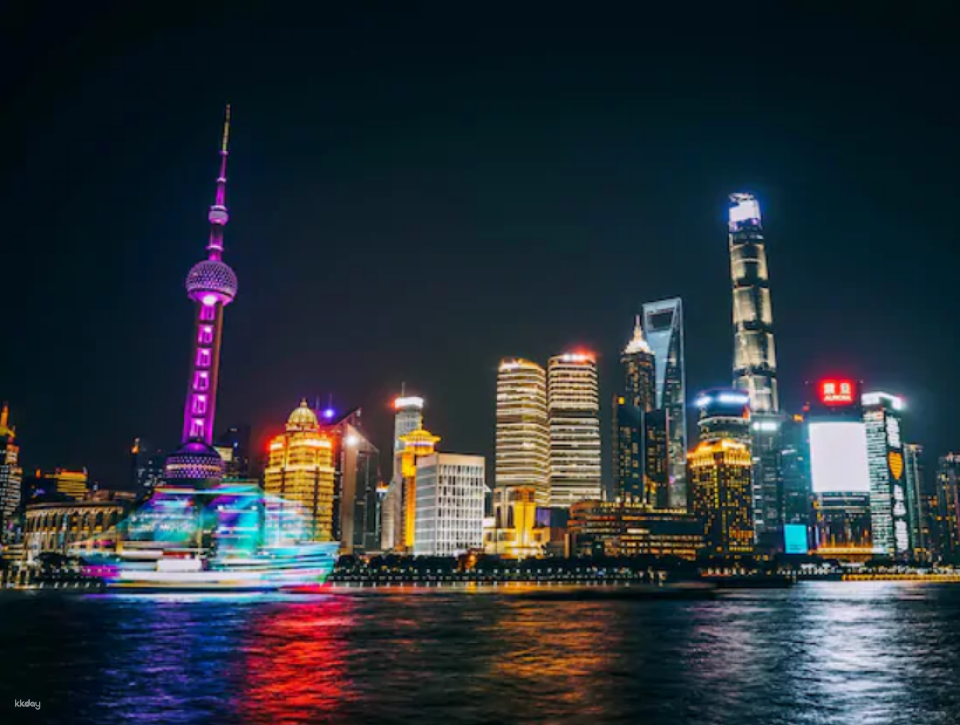 [Michelin 1-star award] Shanghai crab course dinner at Chenglong Xing Crab King Palace & night view on Huangpu River night cruise (Japanese/Chinese/English guide, city hotel or Disneyland Hotel pick-up and drop-off) - Photo 1 of 10