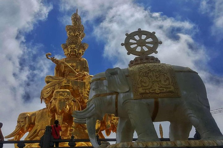 Mt Emei 1 day tour - Photo 1 of 8