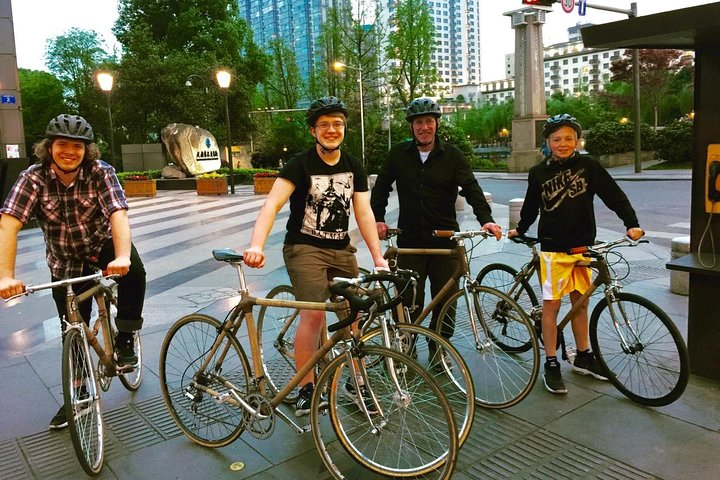 Night tour of Chengdu by Bamboo Bike