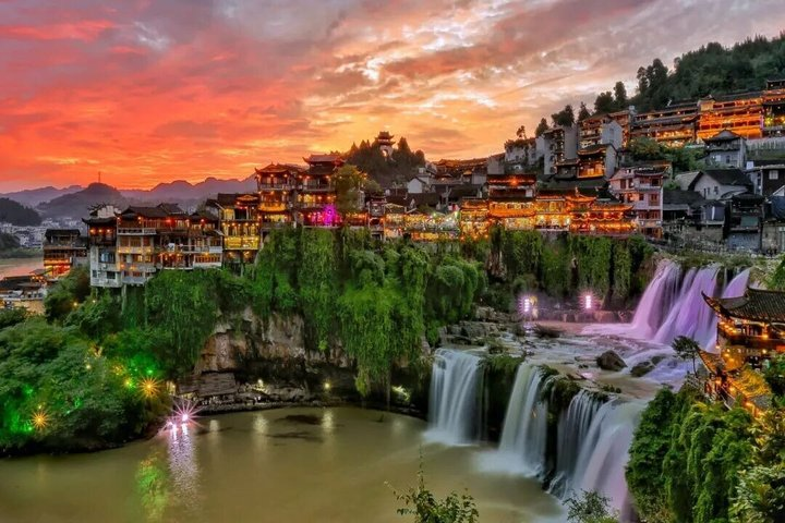 1.5 Days High-Speed Rail Tour to Furong Town and Fenghuang - Photo 1 of 23