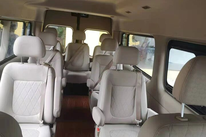 7 Seats Van 