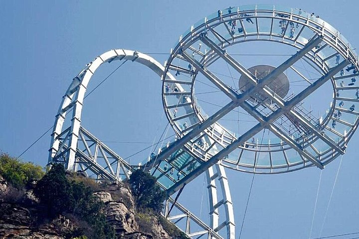 glass sightseeing platform