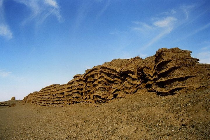 Private Silk Road Hiking Day Tour of Yangguan Pass Including Lunch