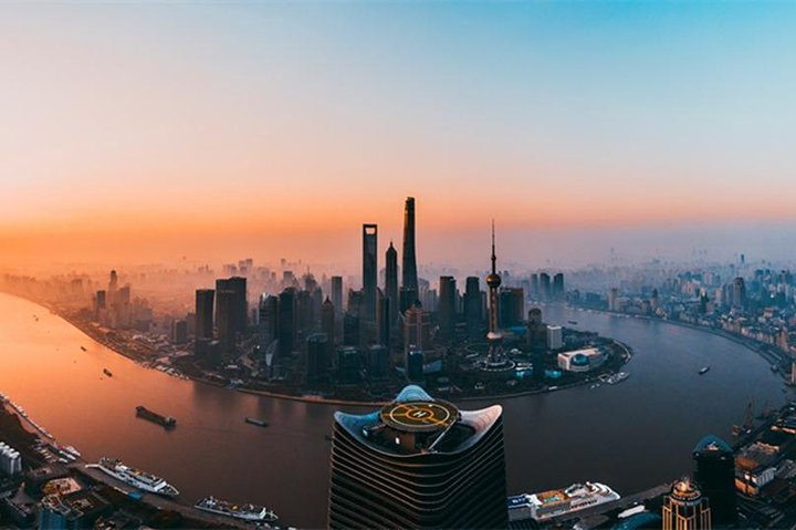 Have a bird's-eye view of Shanghai