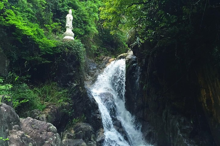 Private Transfer Service between Xiamen and Anxi  - Photo 1 of 12