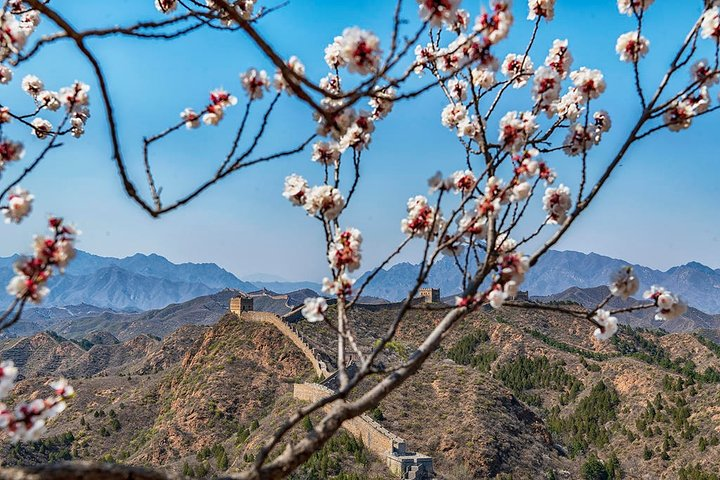 Private Transfer to Jinshanling Great Wall with Experienced Driver - Photo 1 of 5
