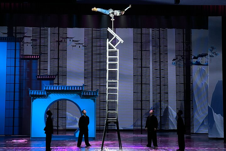 Red Theatre Beijing Acrobatic Show Tickets Official Booking - Photo 1 of 9