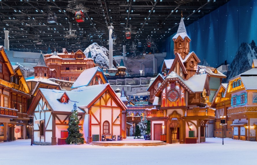 Shanghai L+SNOW Indoor Skiing Theme Resort - Photo 1 of 6