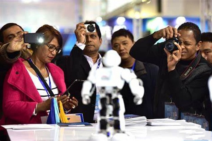 Shanghai Private Guide Service for Business or Cooperate Tour  - Photo 1 of 4