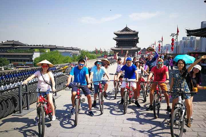 Xi'an City Center Private Cycling and Walking Tour  - Photo 1 of 13
