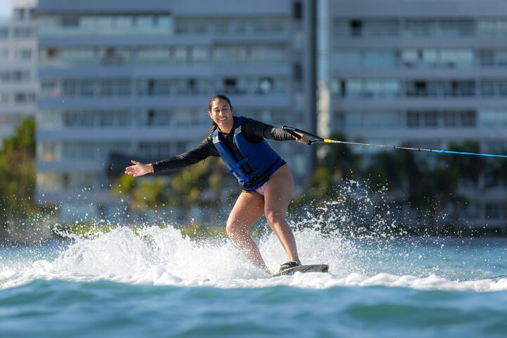 1 hour of Wakeboarding on the beaches of San Andrés for 2 persons - Photo 1 of 17