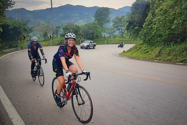 Climb Tour 4 Days Lyrics - Photo 1 of 3