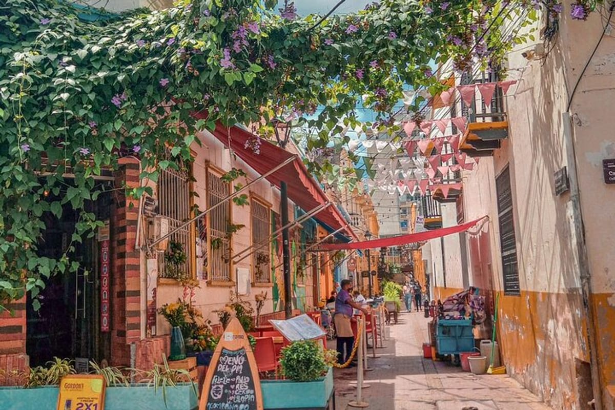 Colombian Cultural and Natural Immersion 13-Day Tour in Bogota