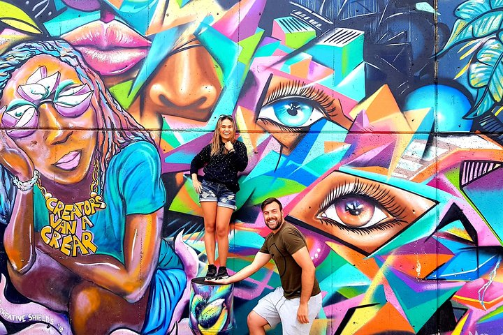 Comuna 13 Graffiti Tour with Street Food - Photo 1 of 11