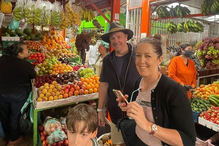 Graffiti Tour and Plaza de Paloquemao in Private - Photo 1 of 12