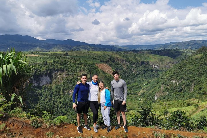 Hidden waterfall route - Photo 1 of 3
