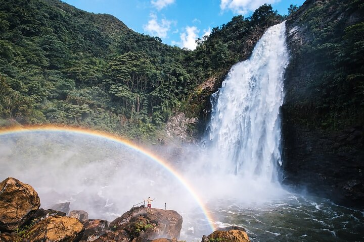 Escaping the city for a day of adventure, waterfalls, nature, crazy landscapes and fresh air.
