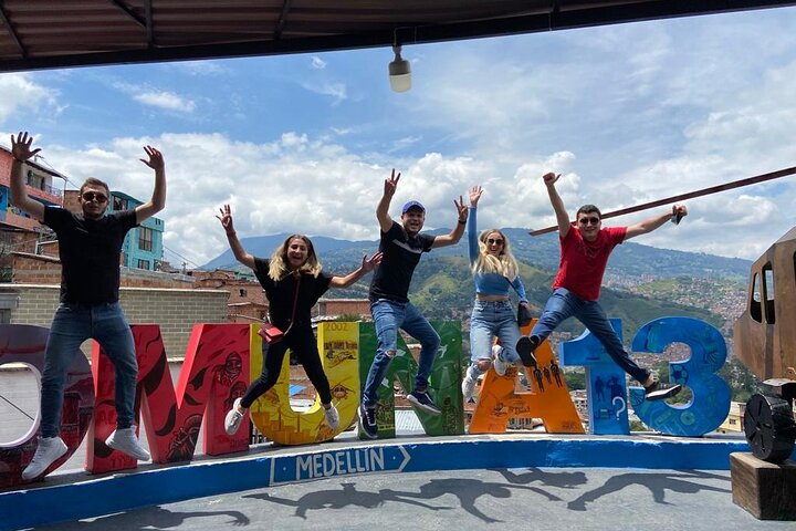 Friends in comuna 13 experience