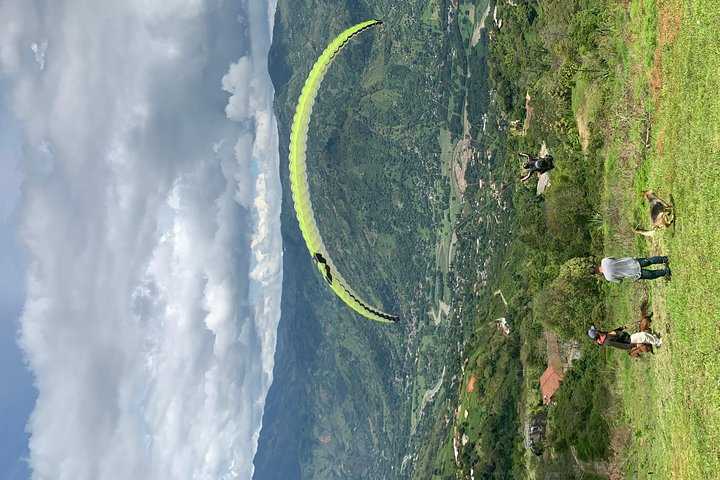 Paraglading tour - Photo 1 of 25