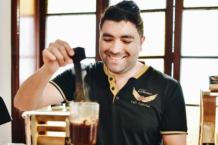 Private coffee workshop with Leandro in Bogota